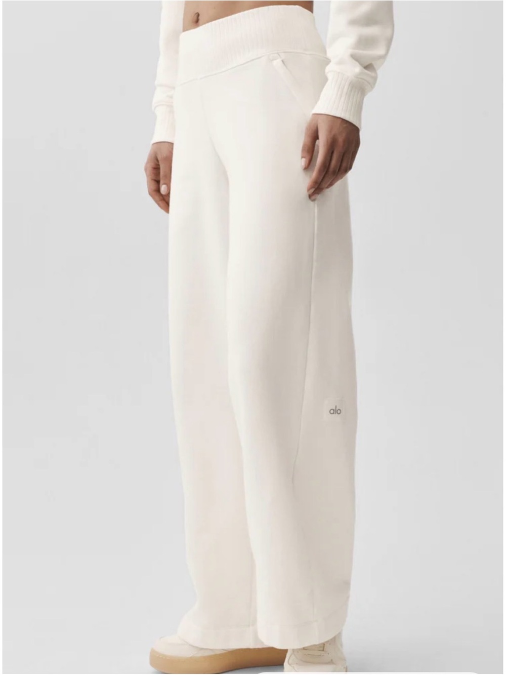 ALO Yoga Serenity Wide-Leg sweat Pants in Cream